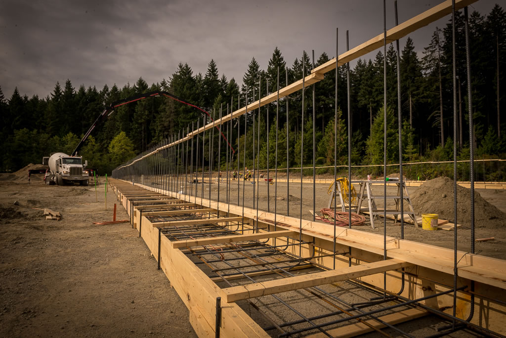 Travaux de coffrage dans un chantier de construction