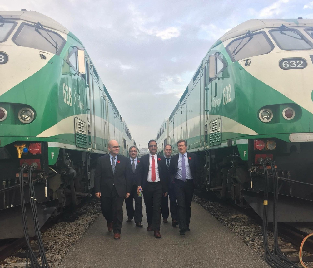 Rencontre du ministre Sohi sur le site GO Transit à Toronto, novembre 2016.